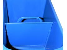 Přepážku zasuneme do lišt v kbelíku, okem nahoru.