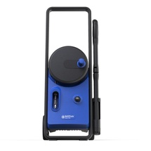 Knoflík pro nastavení výkonu, výstup tlakové hadice, navíjecí buben s rukojetí